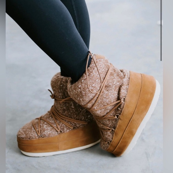 steve madden moon boots